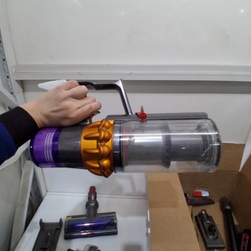 DYSON V15 DETECT PLUS CORDLESS MULTI-PURPOSE VACUUM CLEANER WITH ATTACHMENTS - GREY (MODEL: SV47) image 10