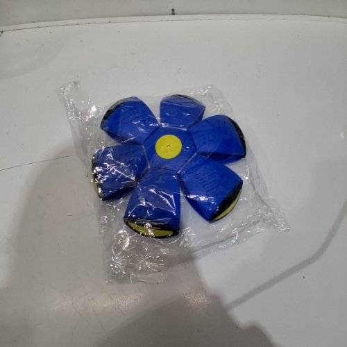 2-IN-1 FLYING LIGHT UP SAUCER BALL DOG TOY - BLUE image 2