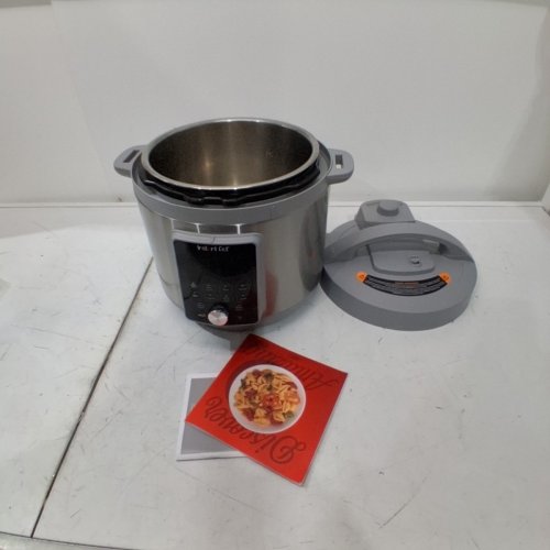 INSTANT POT PRO 10-IN-1 PRESSURE COOKER - 8QT - BLACK - (MODEL:113-0044-01) image 3