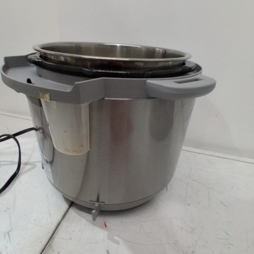 INSTANT POT PRO 10-IN-1 PRESSURE COOKER - 8QT - BLACK - (MODEL:113-0044-01) image 7