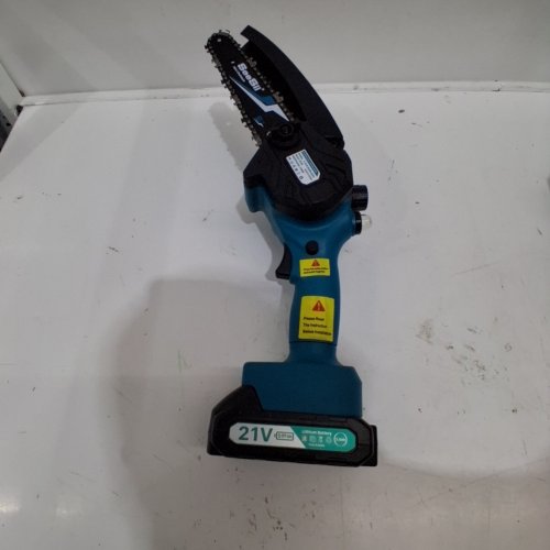 SEESII 6" MINI CHARINSAW WITH OILER, 2.AH BATTERIES AND EXTRA CHAINSAW (MODEL: 6C8S) image 2