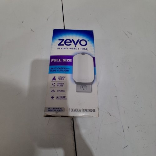 ZEVO PLUG-IN FLYING INSECT TRAP -WHITE image 4