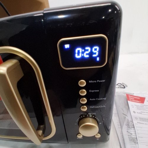 FRIGIDAIRE RETRO MICROWAVE OVEN - 0.7CU.FT - 700W - BLACK/GOLD (MODEL: EMW788-BLACKRGLD) image 2