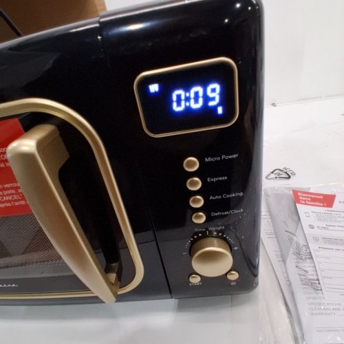 FRIGIDAIRE RETRO MICROWAVE OVEN - 0.7CU.FT - 700W - BLACK/GOLD (MODEL: EMW788-BLACKRGLD) image 4