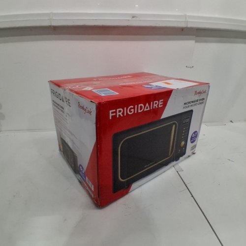 FRIGIDAIRE RETRO MICROWAVE OVEN - 0.7CU.FT - 700W - BLACK/GOLD (MODEL: EMW788-BLACKRGLD) image 6