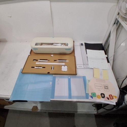 CRICUT 12" CUTTING MACHINE ESSENTIAL BUNDLE - CREAM (MODEL: EXPLORE 5) image 2