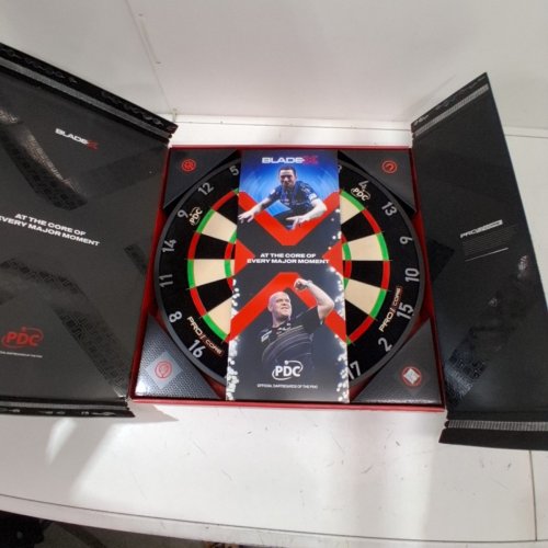 WINMAU BLADE X PROFESSIONAL DARTBOARD - 17.7" - BLACK (MODEL: BLADE X) image 3