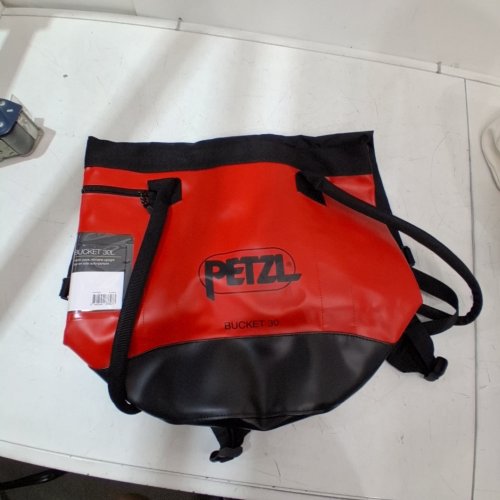 PETZL ROPE BAG WITH PADDED SHOULDER STRAPS - 30L - RED/BLACK (MODEL: BUCKET 30) image 2