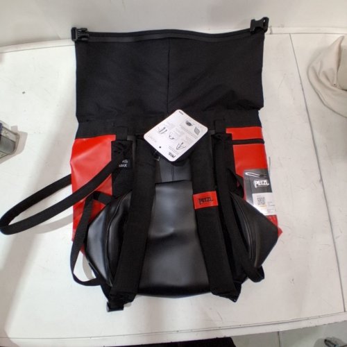 PETZL ROPE BAG WITH PADDED SHOULDER STRAPS - 30L - RED/BLACK (MODEL: BUCKET 30) image 4