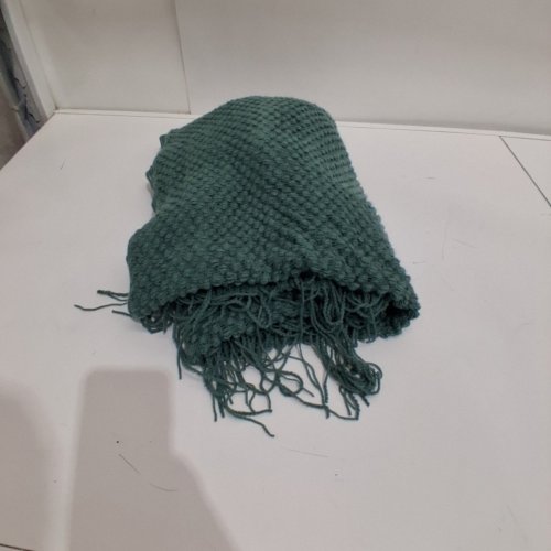 KNITTED THROW BLANKET WITH TASSLES - 44" X 68" - GREEN image 3