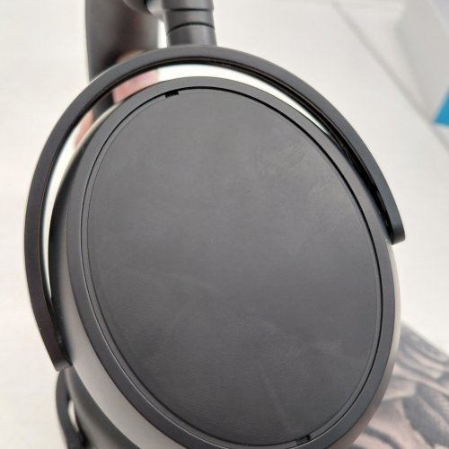 SENNHEISER MOMENTUM 4 BLUETOOTH WIRELESS HEADPHONES WITH ANC - BLACK image 4