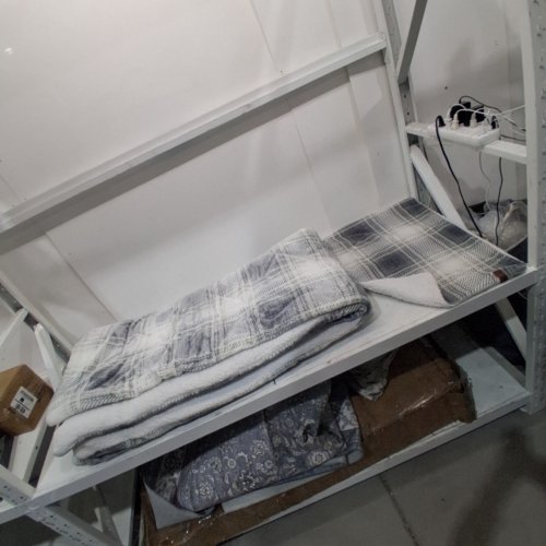 2PC ROOTS HOME HEAVY WEIGHT SHERPA BEDDING SET - QUEEN - GREY PLAID (STYLE: 3435401) image 3