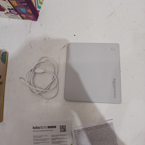 RAKUTEN KOBO LIBRA COLOUR EBOOK EREADER WITH 7” GLARE FREE TOUCHSCREEN, ADJUSTABLE BRIGHTNESS & COLOUR TEMPERATURE - 32GB STORAGE - WHITE (MODEL: N428) image 6