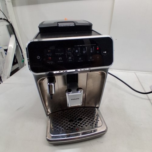 PHILIPS 3300 SERIES FULLY AUTOMATIC ESPRESSO MACHINE WITH BUILT-IN GRINDER & MILK FROTHER - BLACK CHROME (MODEL: EP3326/90) image 2