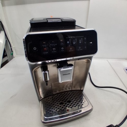 PHILIPS 3300 SERIES FULLY AUTOMATIC ESPRESSO MACHINE WITH BUILT-IN GRINDER & MILK FROTHER - BLACK CHROME (MODEL: EP3326/90) image 4