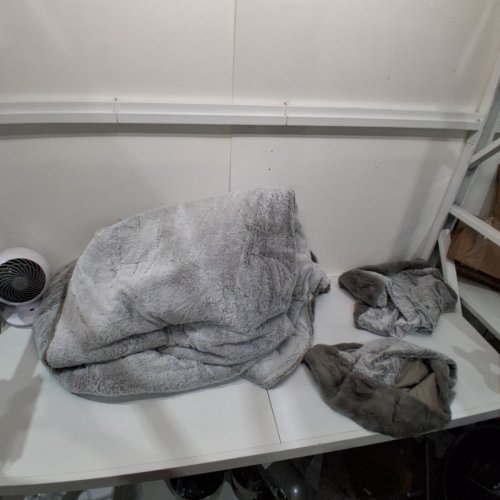 3PC FRYE FAUX FUR COMFORTER SET - QUEEN - GREY (MODEL: 1796287) image 2