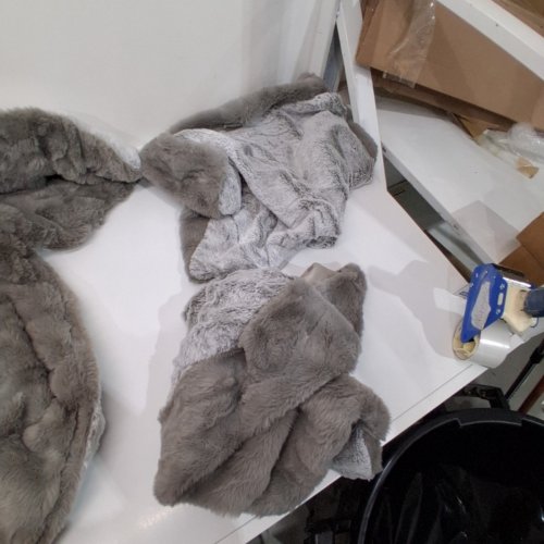 3PC FRYE FAUX FUR COMFORTER SET - QUEEN - GREY (MODEL: 1796287) image 3