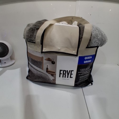3PC FRYE FAUX FUR COMFORTER SET - QUEEN - GREY (MODEL: 1796287) image 4