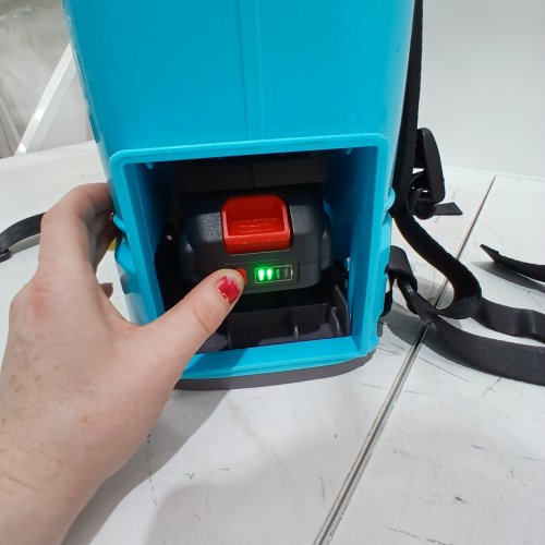 FITNISSFTW CORDLESS KNAPSACK SPRAYER WITH 2 RECHARGEABLE BATTERIES - 4 GALLON - 100PSI - BLUE image 2