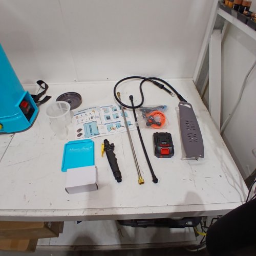 FITNISSFTW CORDLESS KNAPSACK SPRAYER WITH 2 RECHARGEABLE BATTERIES - 4 GALLON - 100PSI - BLUE image 4