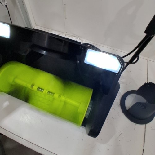 DEKOPRO ELECTRIC CORDED SNOW SHOVEL SNOW BLOWER/THROWER - 20" CLEARING WIDTH - BLACK/GREEN (MODEL: DKPGSRA020C1) image 2