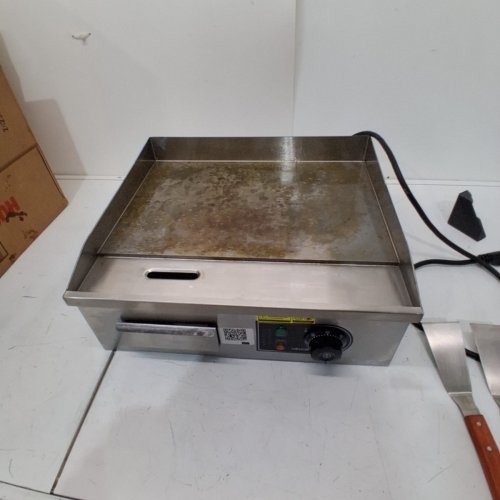 STAINLESS STEEL COMMERCIAL ELECTRIC GRIDDLE - 1750W/ 17.72" X 11.81" - SILVER (MODEL: YS-450) image 4
