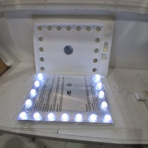 MAKEUP MIRROR WITH LIGHTS - 23" X 17" - WHITE image 2