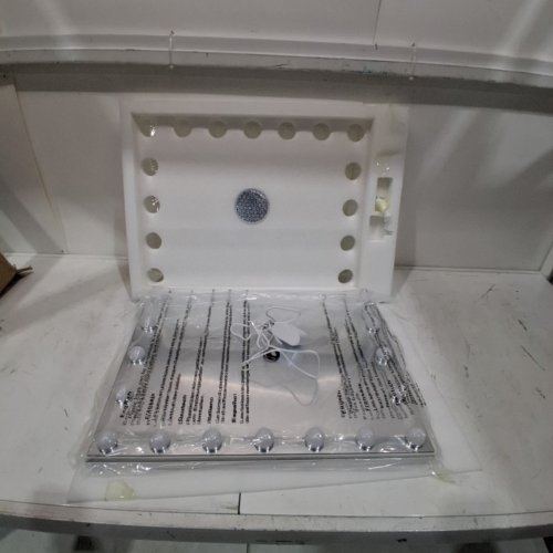MAKEUP MIRROR WITH LIGHTS - 23" X 17" - WHITE image 3