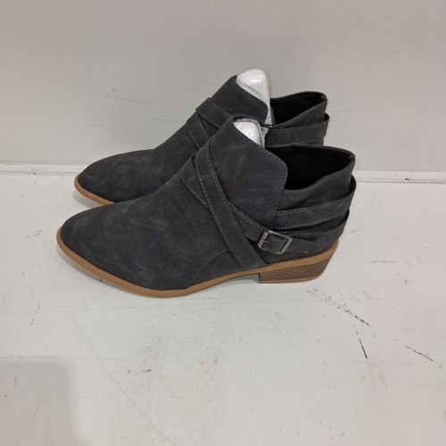 WOMEN'S FAUX SUEDE ANKLE BOOTS - SIZE 40 (9/9.5) - CHARCOAL / DARK GREY image 2