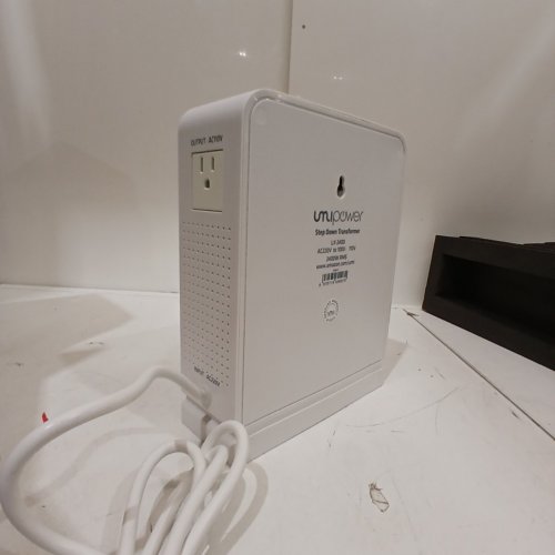 UMI HEAVY DUTY STEP DOWN POWER VOLTAGE CONVERTER - 220V TO 110V - TYPE C PLUG - 2400W - WHITE (MODEL: LX-2400) image 3