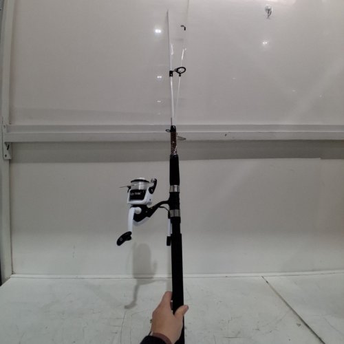 UGLY STIK COMPLETE SALTWATER KIT - 7FT - WHITE/ORANGE/BLACK image 2
