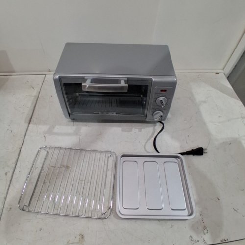 BLACK & DECKER STAINLESS STEEL TOASTER OVEN - 4-SLICE - SILVER (MODEL: TO1701SG) image 3