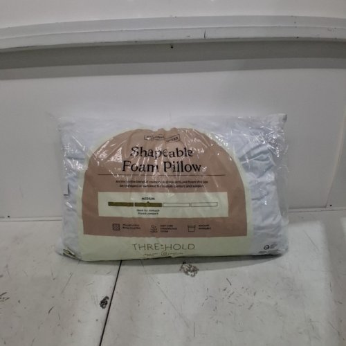THRESHOLD PREFORMANCE MEDIUM PILLOW - STANDARD/QUEEN - WHITE image 2