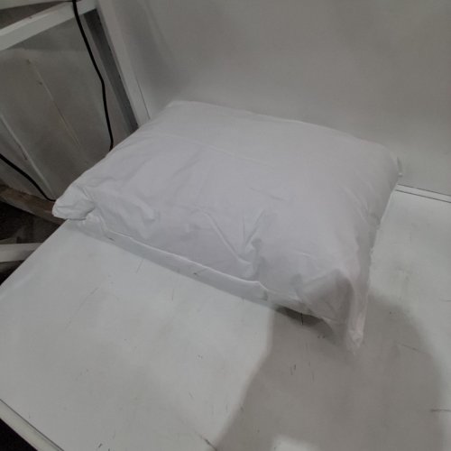MAINSTAYS MEDIUM SUPPORT PILLOW - QUEEN - white image 2