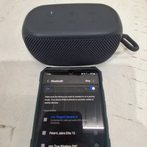 ONN. SMALL BLUETOOTH RUGGED SPEAKER WITH PARTY SYNC MODE - UP TO 10 HOURS OF PLAYTIME - GREY (MODEL: AAGRY100081918) image 2