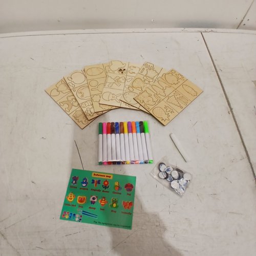 DIY ARTS AND CRAFT KIT WITH MARKERS image 2