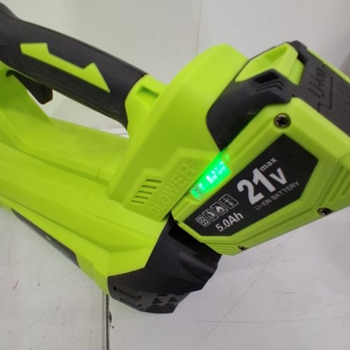 GREENER CORDLESS AIR BLOWER WITH TWO BATTERIES AND CHARGER - 21V 5.0AH - GREEN/BLACK image 5