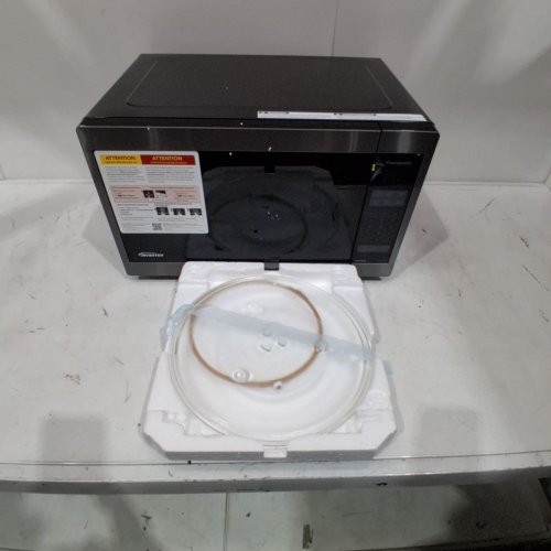 PANASONIC INVERTER MICROWAVE OVEN - 1.2 CU. FT/1200W - BLACK/STAINLESS STEEL - (MODEL: NN-SC688S C) image 3