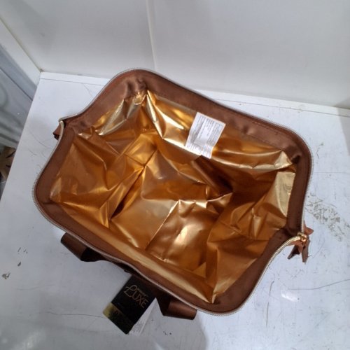 IGLOO LUXE COOLER/LUNCH BAG - 9 CANS MAX CAPACITY - BROWN/GOLD (MODEL: 2014223) image 3