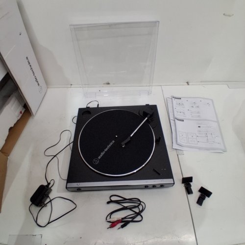 AUDIO-TECHNICA WIRELESS AUTOMATIC TURNTABLE WITH VM95 STYLUS - BLACK/SILVER - (MODEL: AT-LP70XBT-BS) image 2