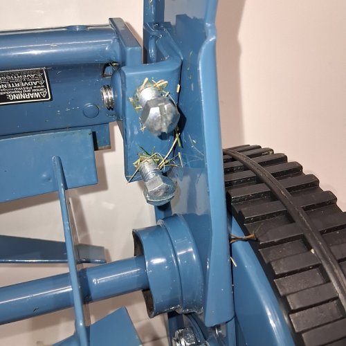 GREAT STATES 204-14 HAND REEL PUSH LAWN MOWER, 3-SPIDER 4-BLADE, 14" - BLUE (MODEL: 204-14) image 4