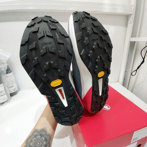 MEN'S MAMMUT AENERGY TRAIL SPEED LOW SHOES - 9.5 - NEBLA / MAMMUT RED (MODEL: 3090-00160-50673) image 4
