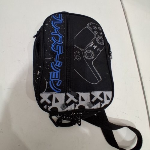 CONCEPT ONE PLAYSTATION OFFSET ZIPPER SLING BAG - BLACK/BLUE/GREY (ITEM: YNMB0001TG) image 2