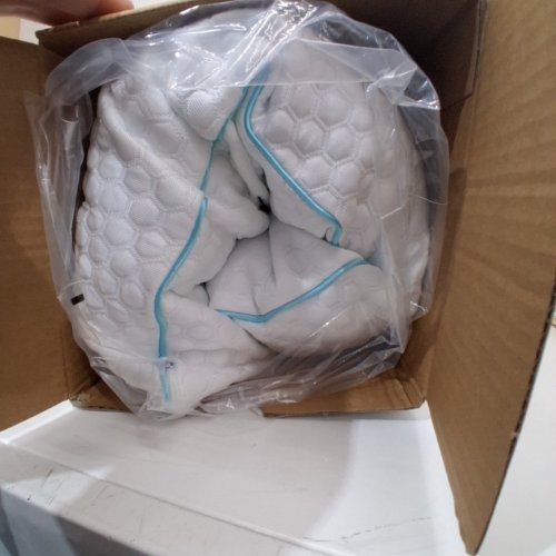 MARTHA STEWART MEMORY FOAM COOLING PILLOW - QUEEN (18" X 28") (MODEL: 1392500) image 2