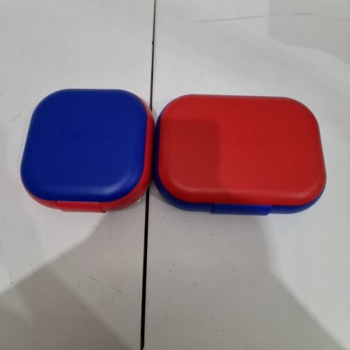 2PK KIDS BENTGO LUNCHBOXES WITH DIVIDERS AND ICE PACKS - RED/WHITE (MODEL: 1997883) image 2