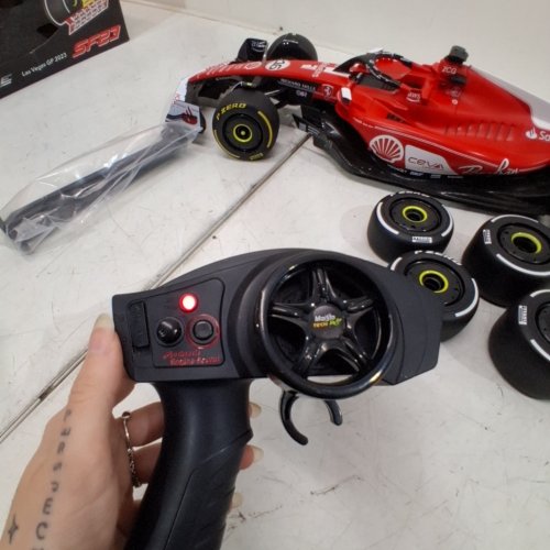 MAISTO F1 RACING FERRARI SF23 1:10 CHARLES #16 2023 REMOTE CONTROL CAR - RED\BLACK (MODEL:M82772) image 2