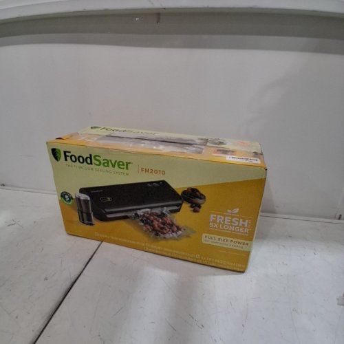 FOODSAVER VACUUM SEALING MACHINE STARTER KIT WITH VACUUM SEAL STORAGE BAGS AND ROLLS - BLACK (MODEL: FM2010) image 6