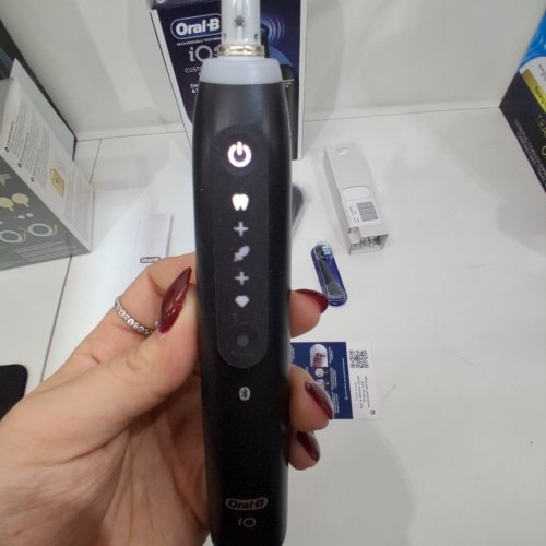 ORAL-B IO SERIES 5 ELECTRIC RECHARGEABLE TOOTHBRUSH - BLACK (MODEL: G5.1B6.2K) image 2