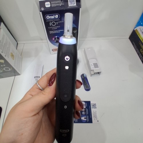 ORAL-B IO SERIES 5 ELECTRIC RECHARGEABLE TOOTHBRUSH - BLACK (MODEL: G5.1B6.2K) image 3