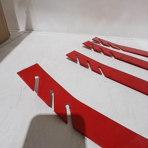 4PK GUARDIAN 45° FIXED ANGLE ROOFING BRACKET WITH 6" PLATFORM - RED (MODEL: 2504) image 3